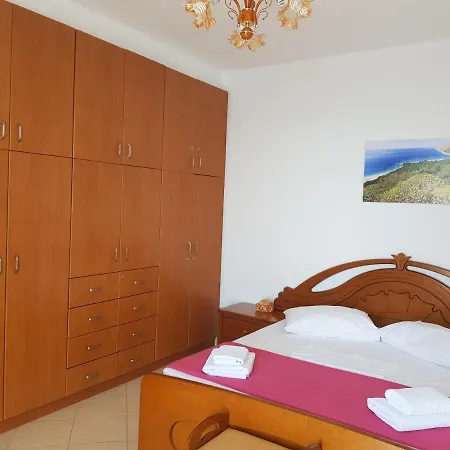 Barracuda 3* Sarandë