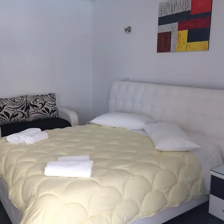 Barracuda 3* Sarandë